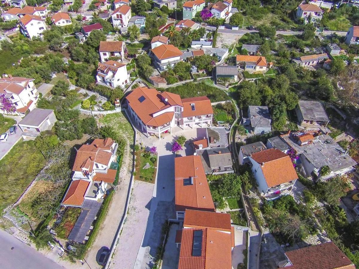 רוגוזניצה Apartments Hrgovic מראה חיצוני תמונה