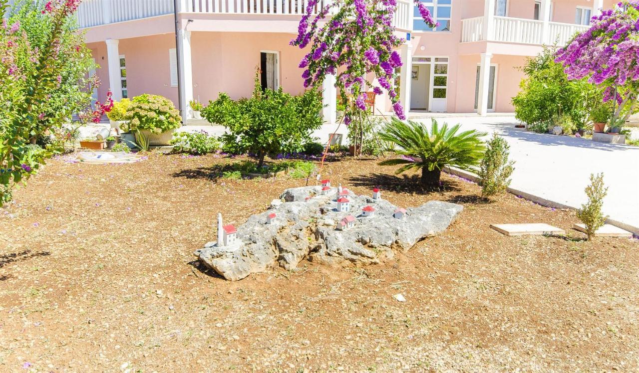 רוגוזניצה Apartments Hrgovic מראה חיצוני תמונה