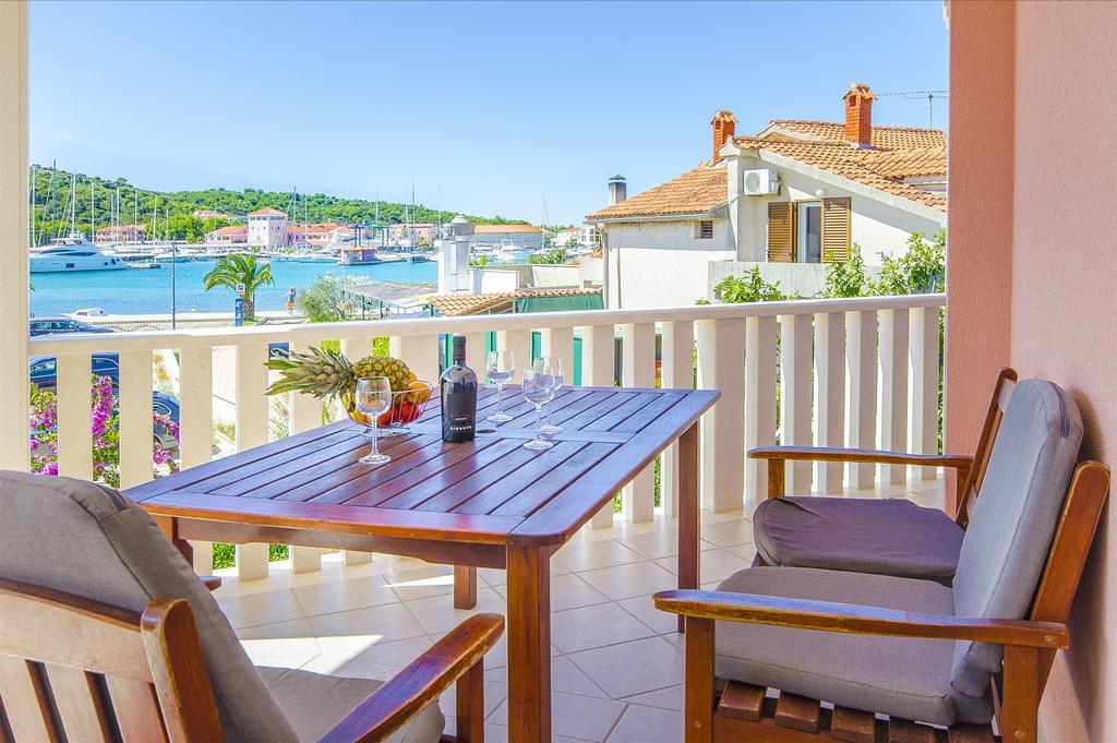 רוגוזניצה Apartments Hrgovic מראה חיצוני תמונה